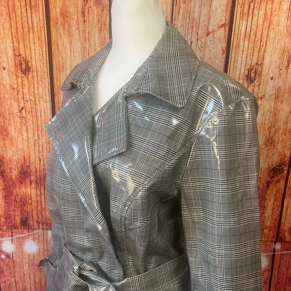 INC patent plaid raincoat size Large belted black white polyester trench jacket